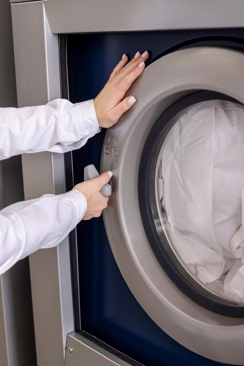 Lencería hotelera impecable lista para entrega por Wet Cleaning